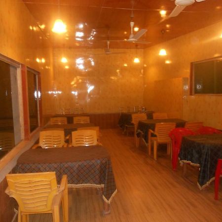Hotel Royale Jannat Srīnagar Kültér fotó