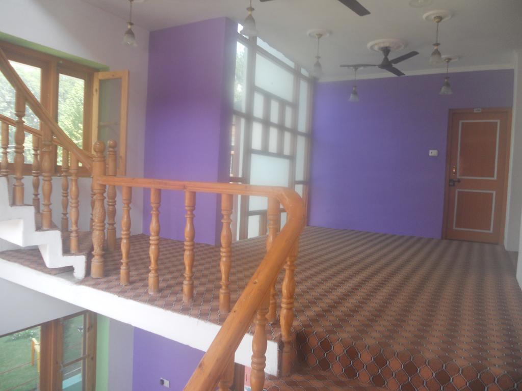 Hotel Royale Jannat Srīnagar Kültér fotó