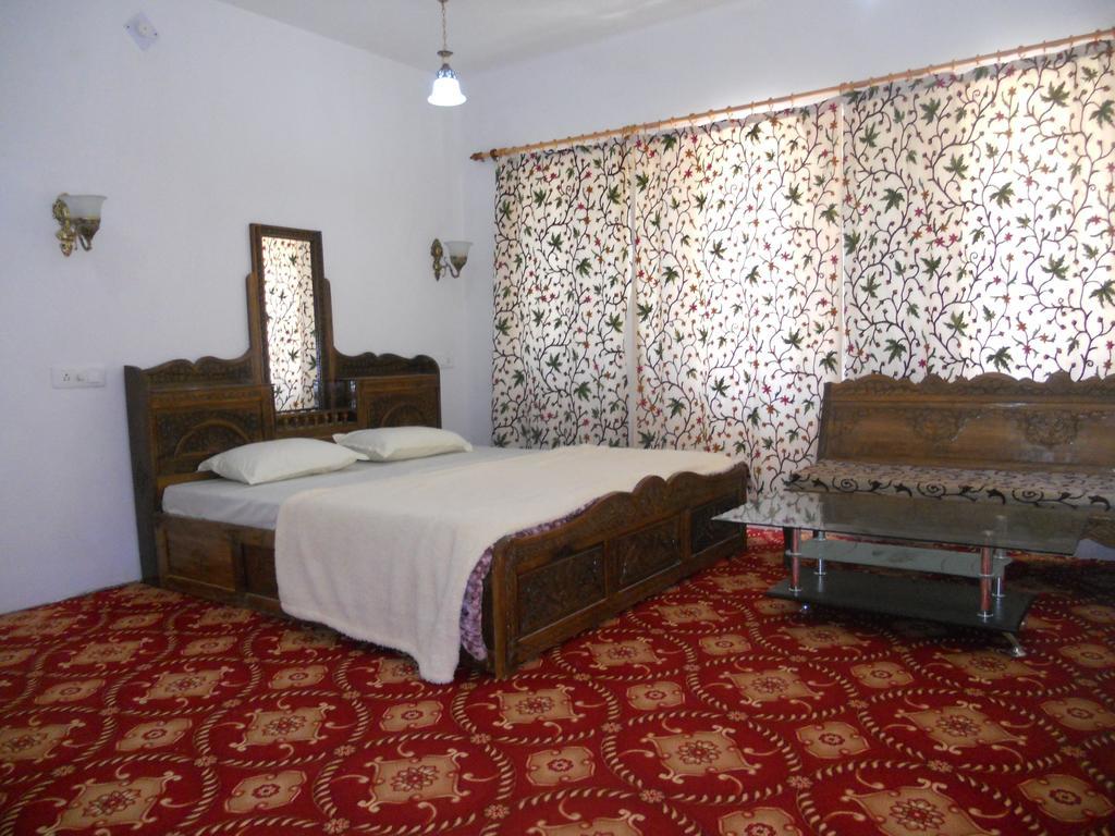 Hotel Royale Jannat Srīnagar Szoba fotó