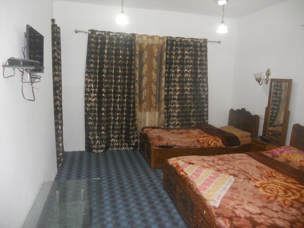 Hotel Royale Jannat Srīnagar Szoba fotó
